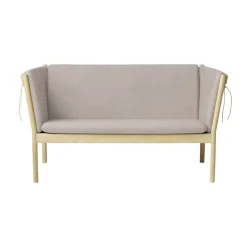 J148 Sofa