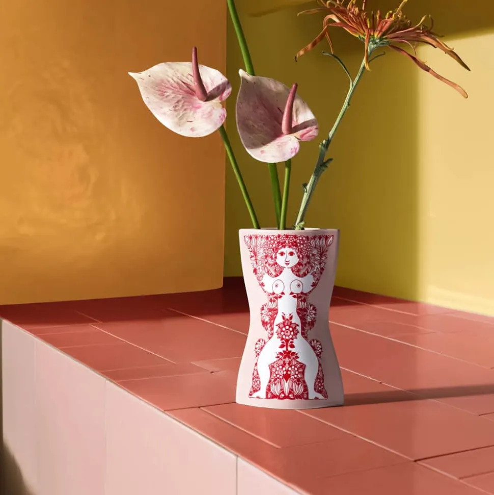 Nina Vase